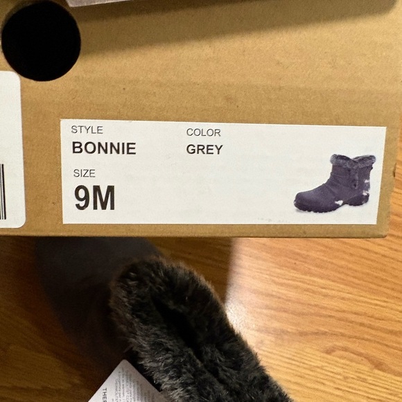 Khombu Charcoal Fur-Lined Winter Boots - Picture 6 of 6